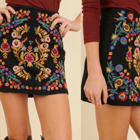 Umgee Dresses & Skirts - NEW Umgee Floral Embroidered Mini Skirt Black